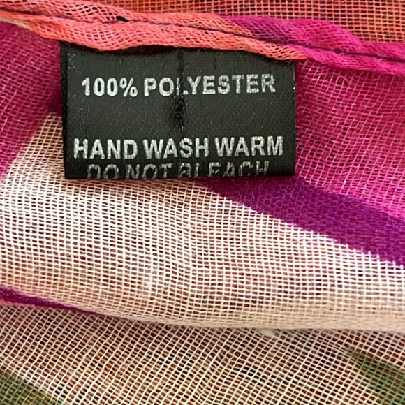 Women’s Beautiful Scarf/Wrap Lightweight - Picture 4 of 5